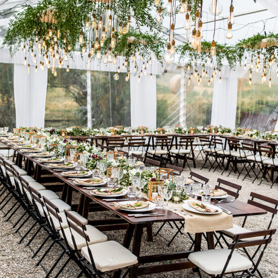 Interior de Tenda Duas águas para casamento