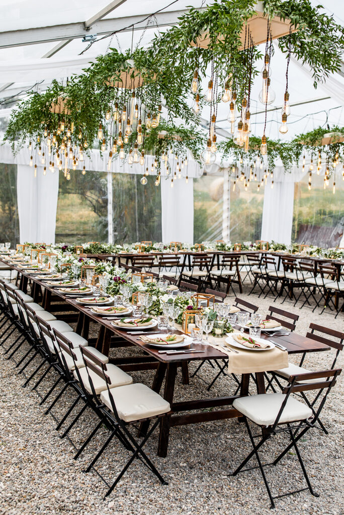 Interior de Tenda Duas águas para casamento