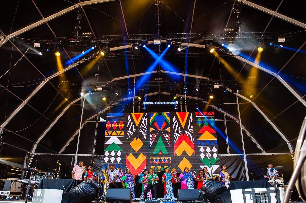 Foto de palco orbital alugado para o evento Mandela Music Tribute Festival, em Leça da Palmeira.